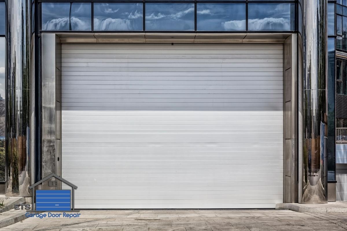 The Difference Between Commercial and Residential Garage Door